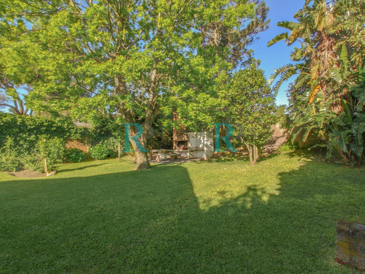 Casa ID.2433 - Casa en venta Playa Mansa 3 dormitorios