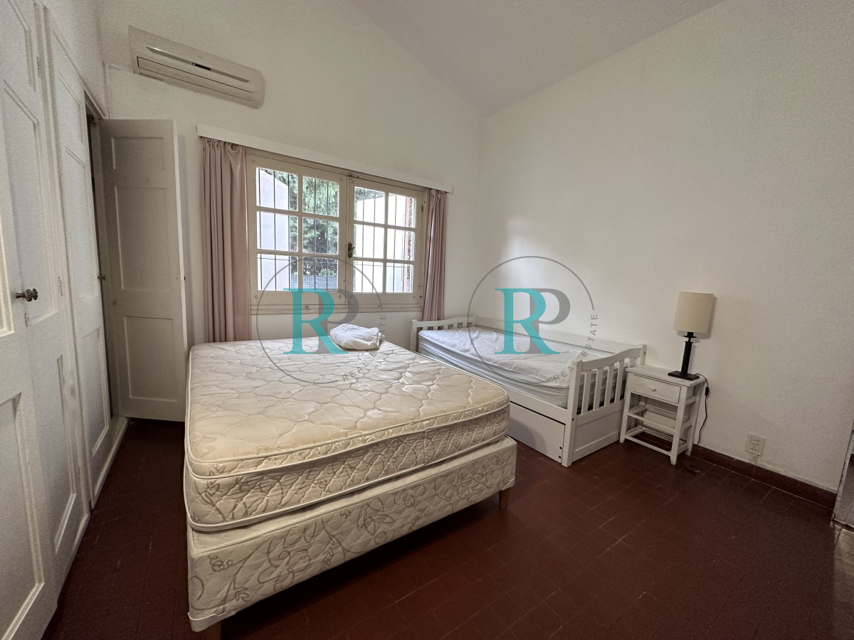 Casa ID.263 - Punta del Este casa en venta de 3 dormitorios en Barrio Cantegril