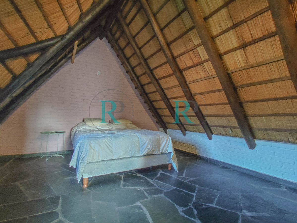 Casa ID.2433 - Casa en venta Playa Mansa 3 dormitorios
