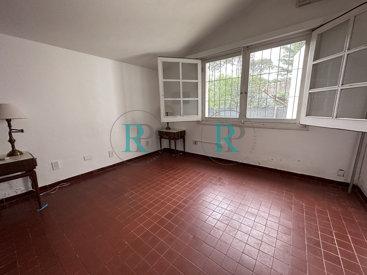 Casa ID.263 - Punta del Este casa en venta de 3 dormitorios en Barrio Cantegril