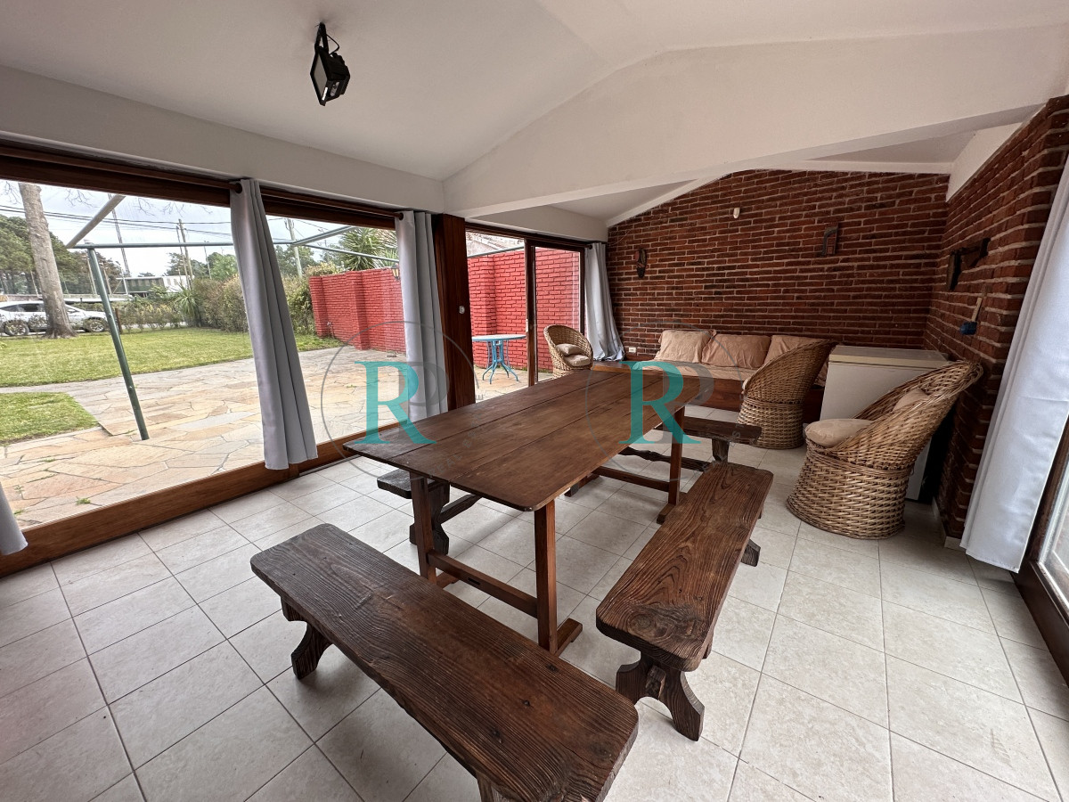 Casa ID.263 - Punta del Este casa en venta de 3 dormitorios en Barrio Cantegril