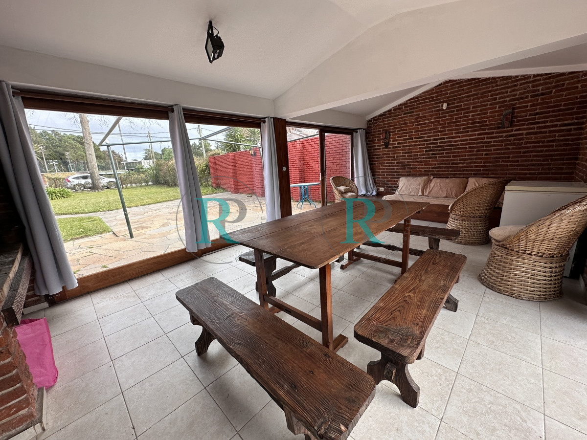 Casa ID.263 - Punta del Este casa en venta de 3 dormitorios en Barrio Cantegril