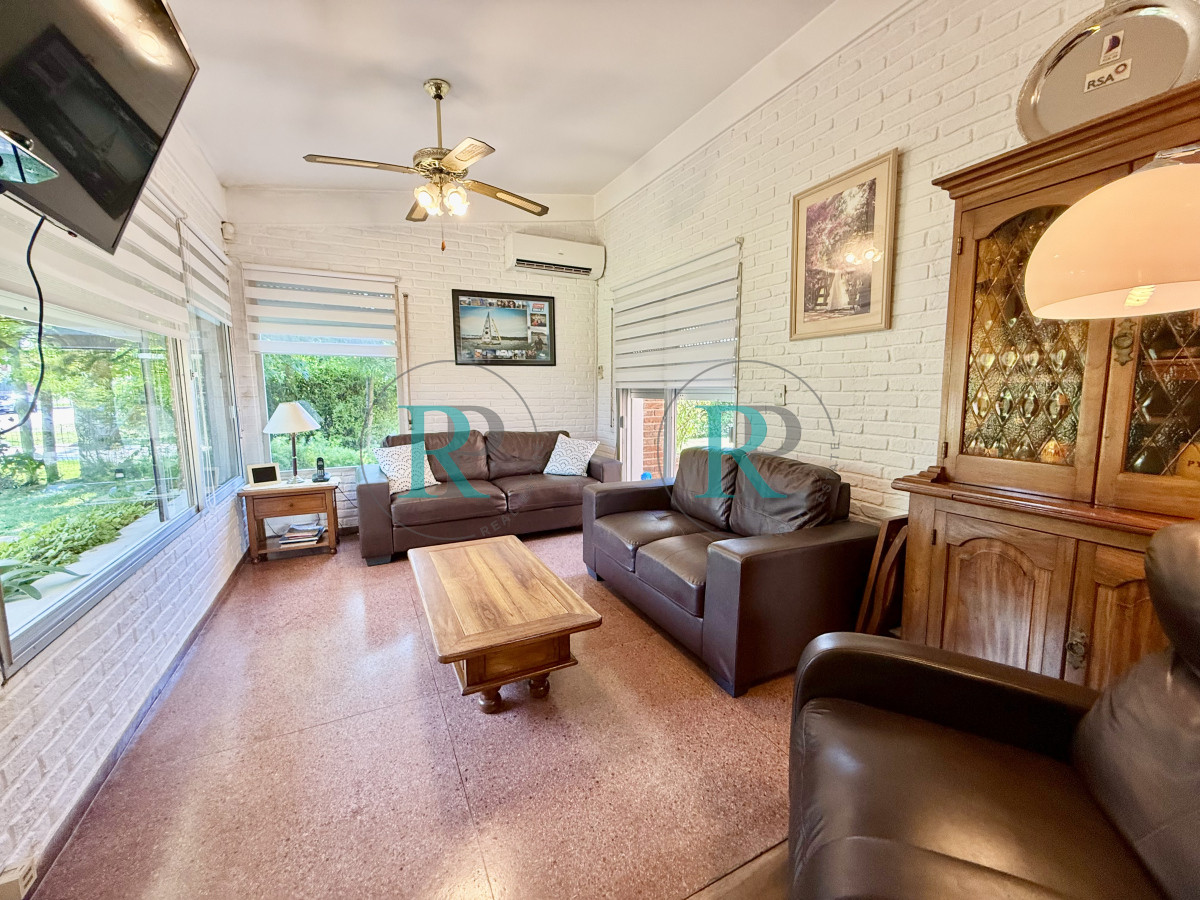 Casa ID.2350 - Casa en venta en Av Córdoba 