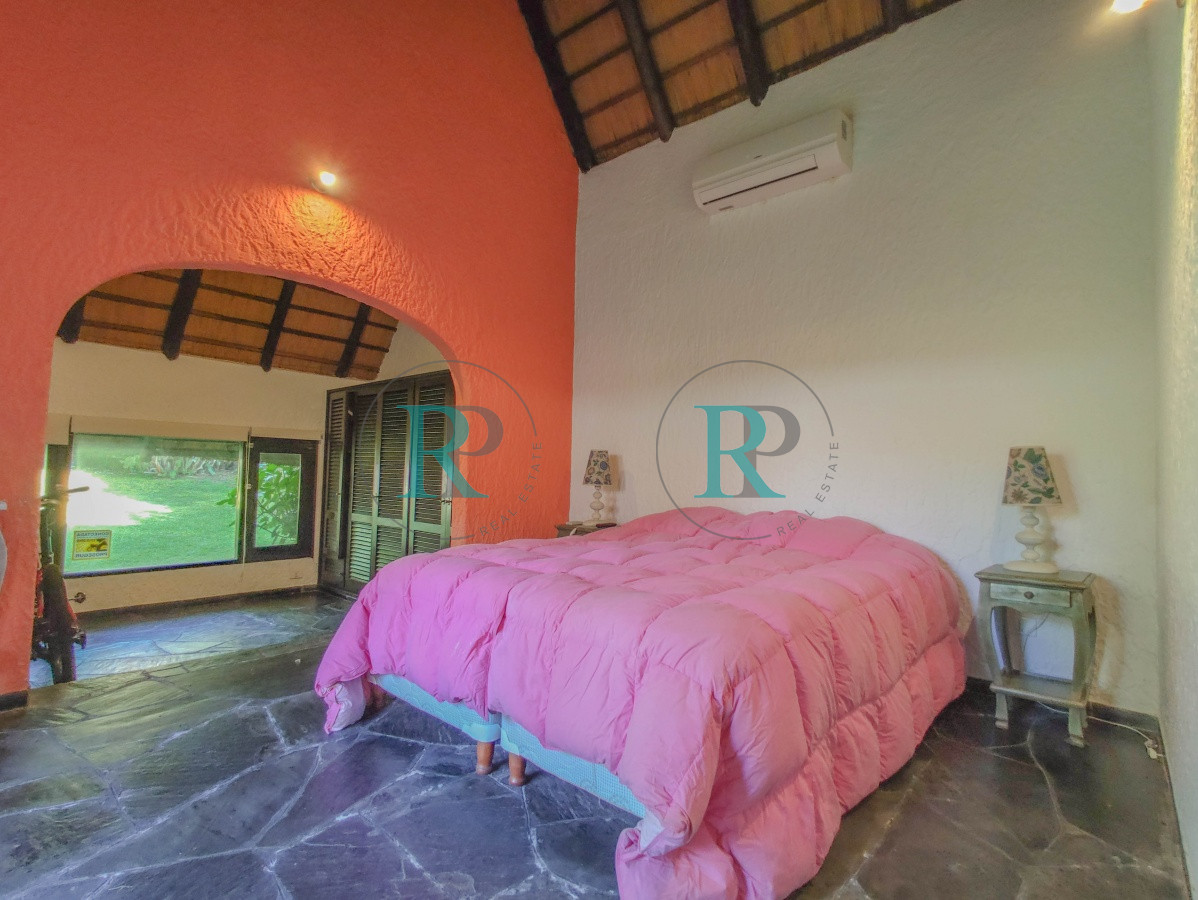 Casa ID.2433 - Casa en venta Playa Mansa 3 dormitorios