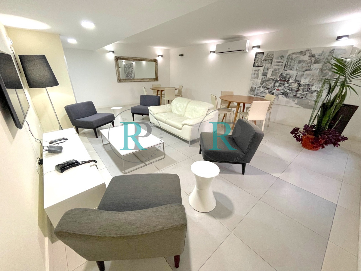 Apartamento ID.2125 - Apartamento de dos dormitorios a metros de playa brava y mansa en Punta del Este