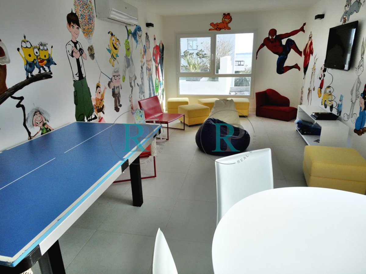Apartamento ID.2125 - Apartamento de dos dormitorios a metros de playa brava y mansa en Punta del Este