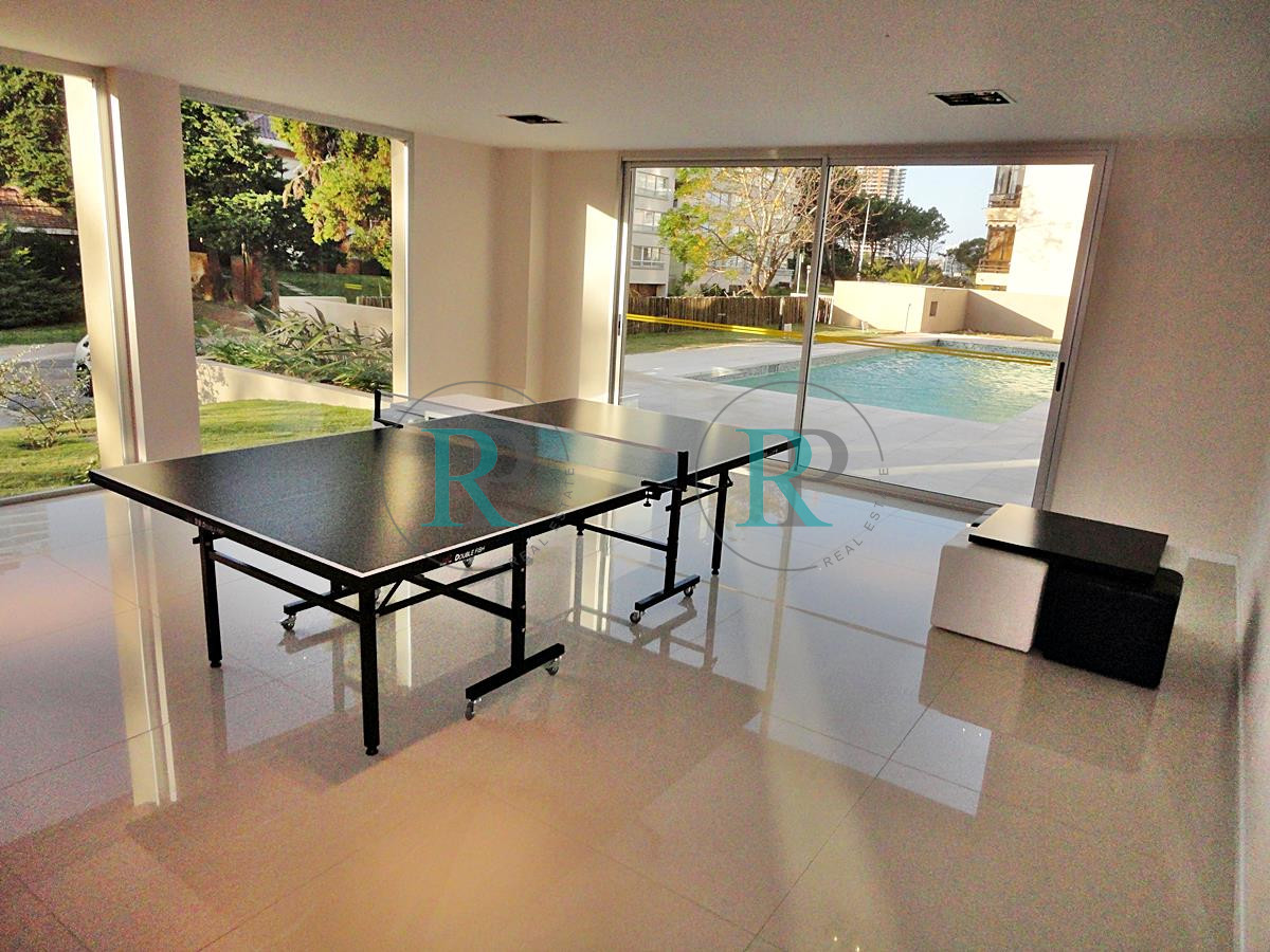 Apartamento ID.2794 - Apartamento de un dormitorio, con gran terraza, en venta en Punta del Este