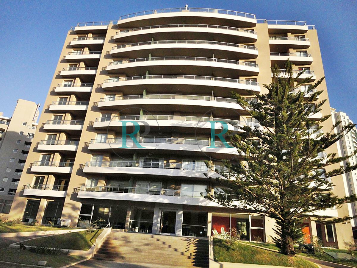 Apartamento ID.2794 - Apartamento de un dormitorio, con gran terraza, en venta en Punta del Este