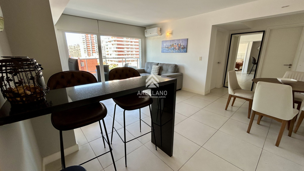 Apartamento ID.4145 - 2 dormitorios a metros de playa brava y mansa en Punta del Este