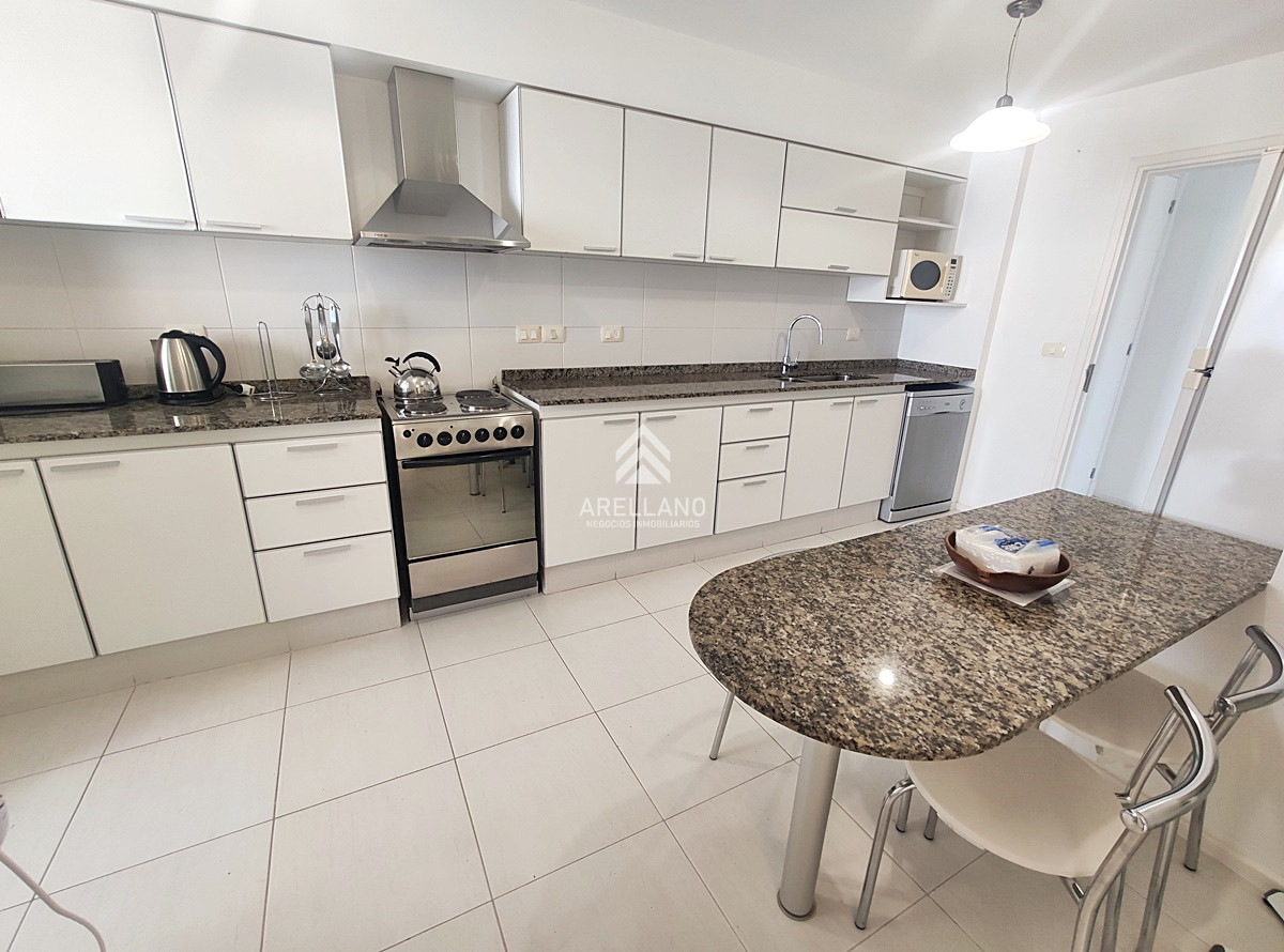 Apartamento ID.1445 - Venta apartamento 3 dormitorios y dependencia 