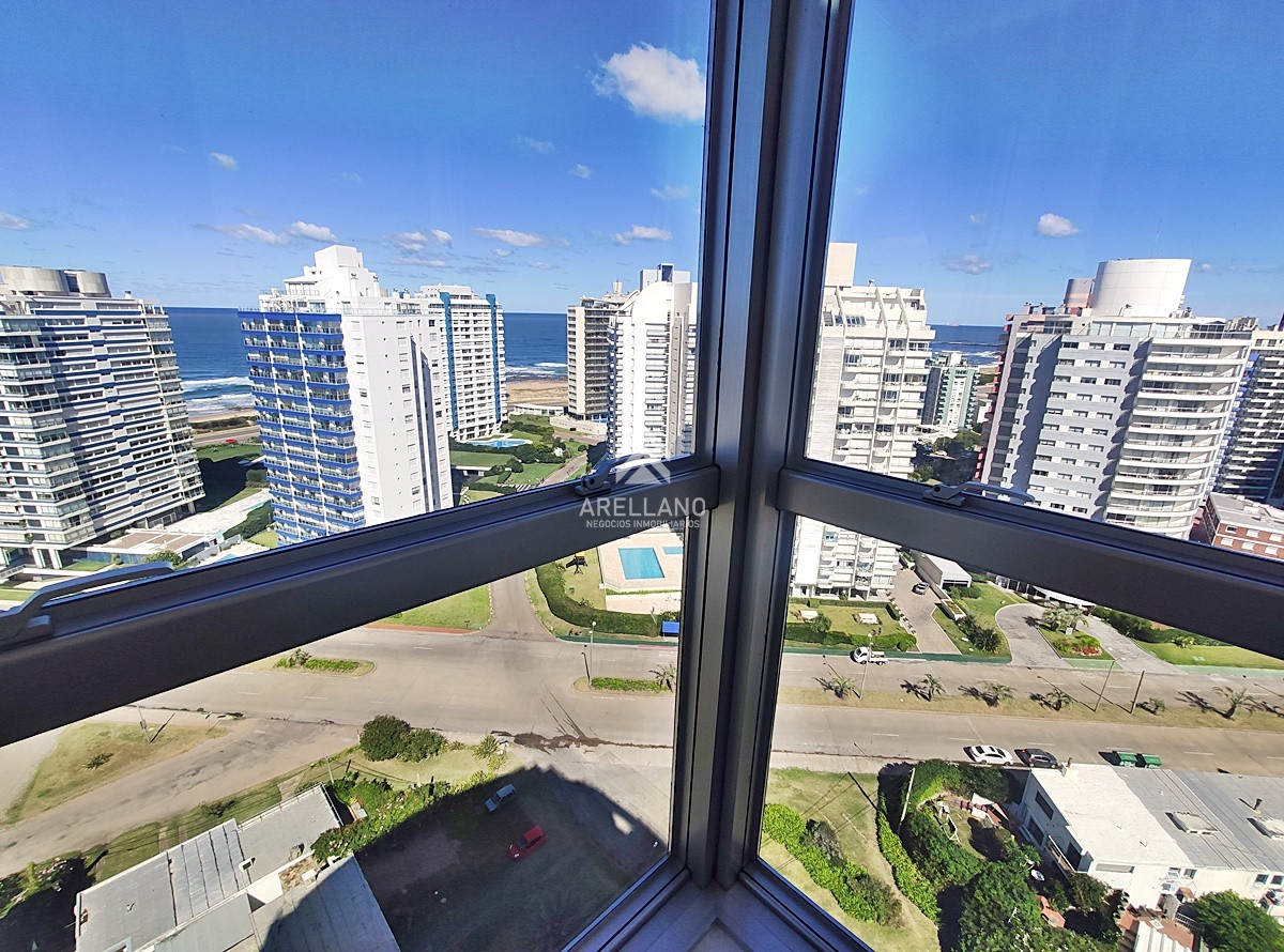 Apartamento ID.1445 - Venta apartamento 3 dormitorios y dependencia 