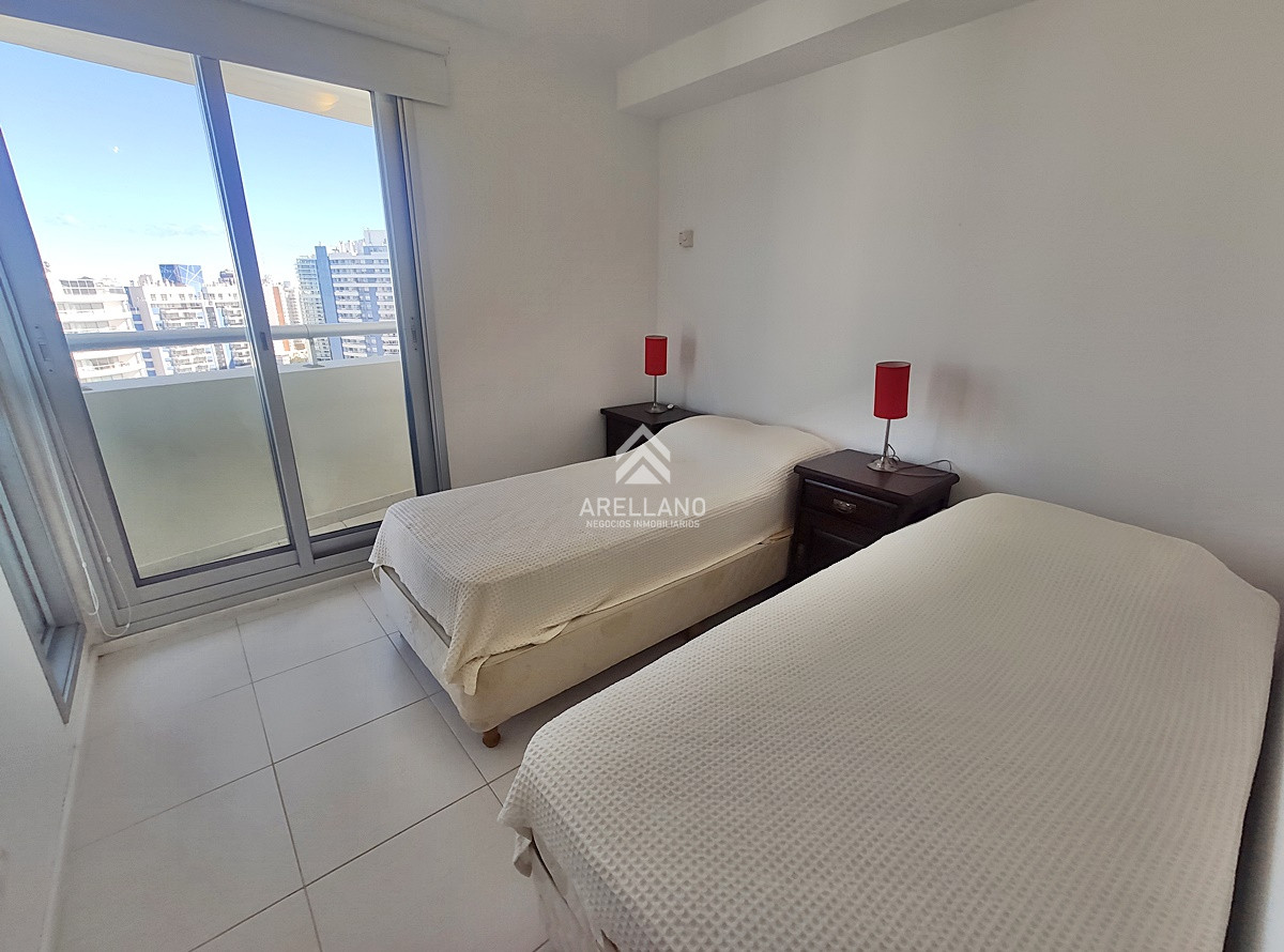 Apartamento ID.1445 - Venta apartamento 3 dormitorios y dependencia 