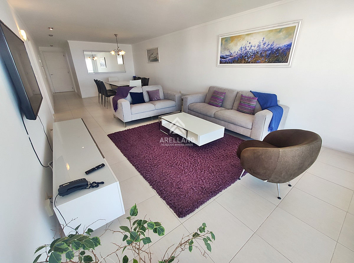 Apartamento ID.1445 - Venta apartamento 3 dormitorios y dependencia 