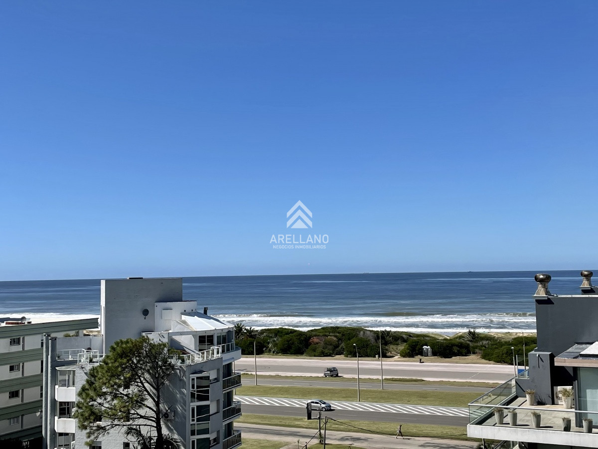 Apartamento ID.1428 - Venta Hermoso apartamento de 3 dormitorios más dependencia de servicio