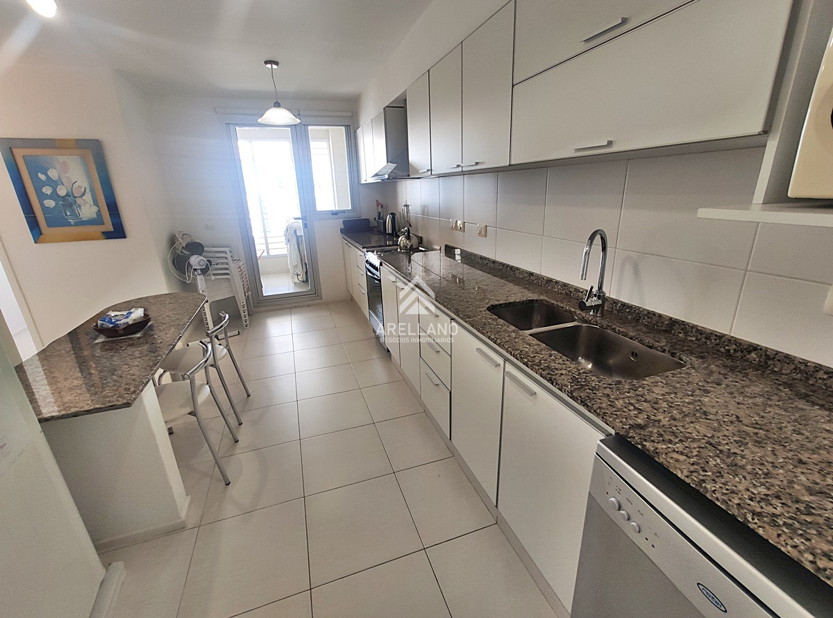 Apartamento ID.1445 - Venta apartamento 3 dormitorios y dependencia 