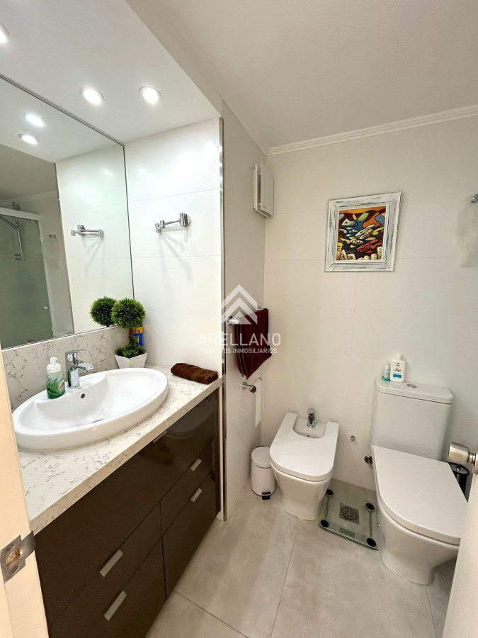 Apartamento ID.4252 - Hermoso apartamento en primera línea de 3 dormitorios, disponible en alquiler, Punta del Este 