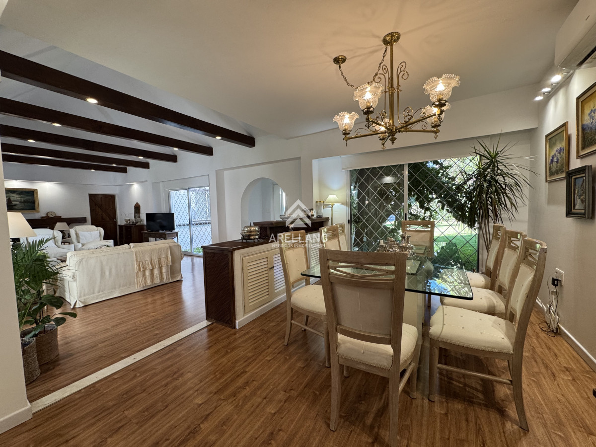 Casa ID.4594 - Casa en venta en Barrio Cantegril, Punta del Este