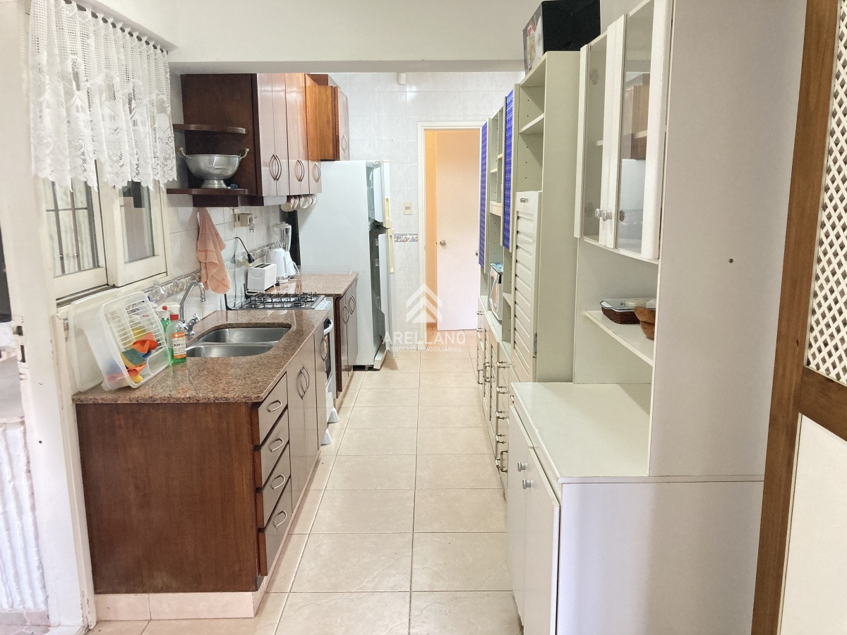 Casa ID.4231 - Venta casa 3 dormitorios  y dependencia de servicio 