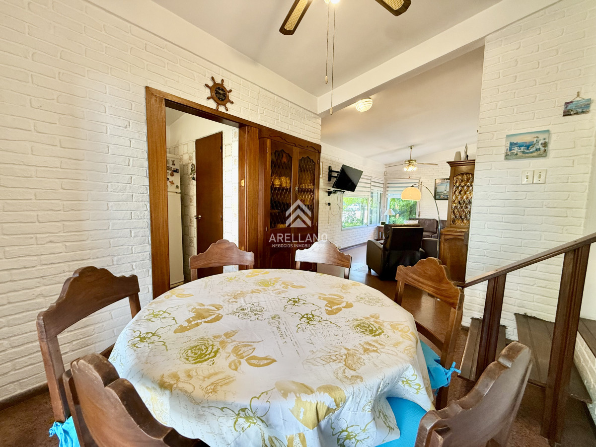 Casa ID.4352 - Casa en venta 3 DORMITORIOS Y DEPENDENCIA