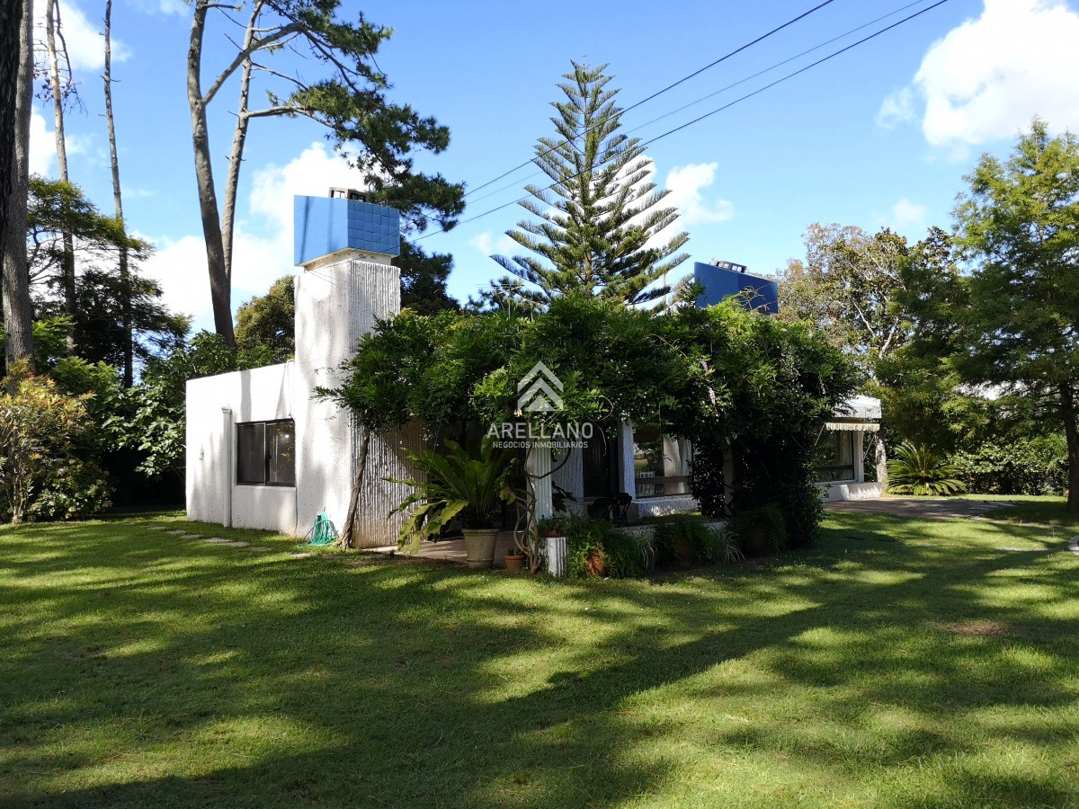 Casa ID.4231 - Venta casa 3 dormitorios  y dependencia de servicio 