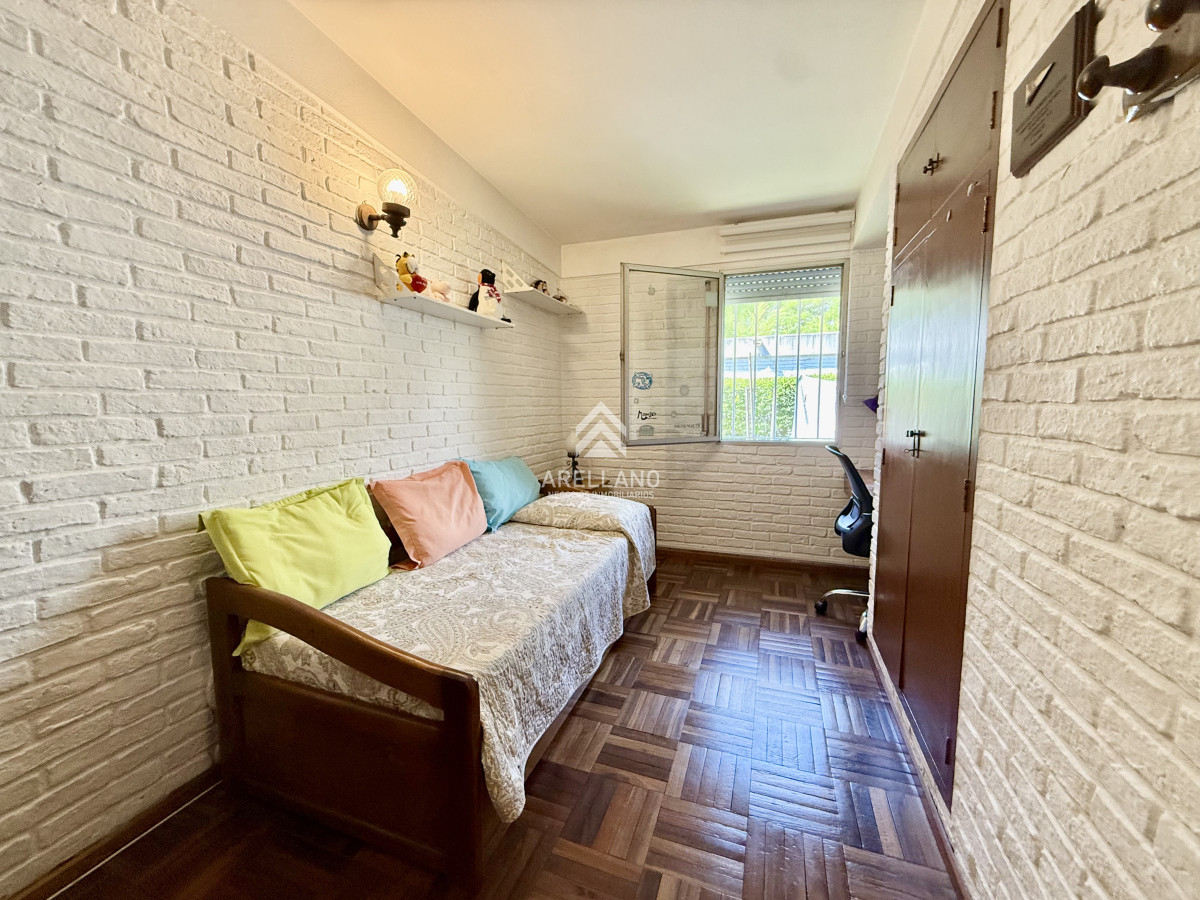 Casa ID.4352 - Casa en venta 3 DORMITORIOS Y DEPENDENCIA