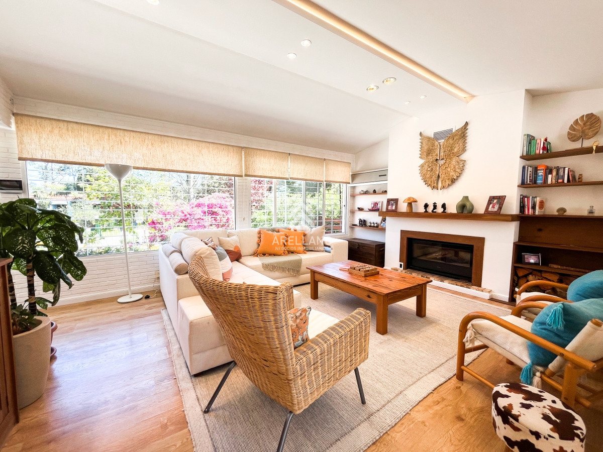 Casa ID.4121 - Casa en venta, Cantegril, Punta del Este 3 dormitorios