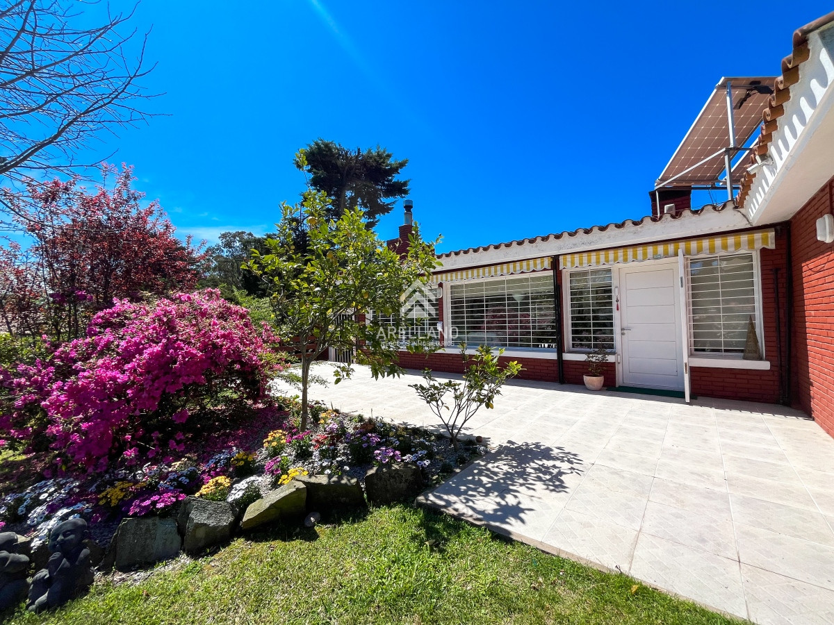 Casa ID.4121 - Casa en venta, Cantegril, Punta del Este 3 dormitorios