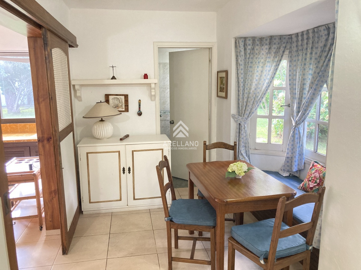 Casa ID.4231 - Venta casa 3 dormitorios  y dependencia de servicio 