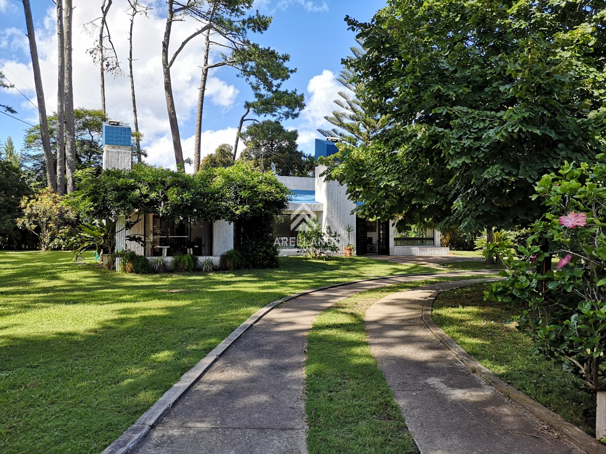 Casa ID.4231 - Venta casa 3 dormitorios  y dependencia de servicio 