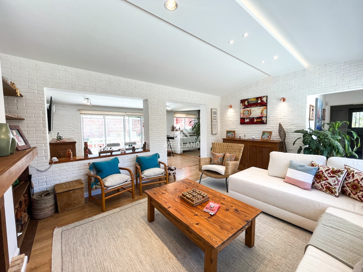 Casa ID.4121 - Casa en venta, Cantegril, Punta del Este 3 dormitorios