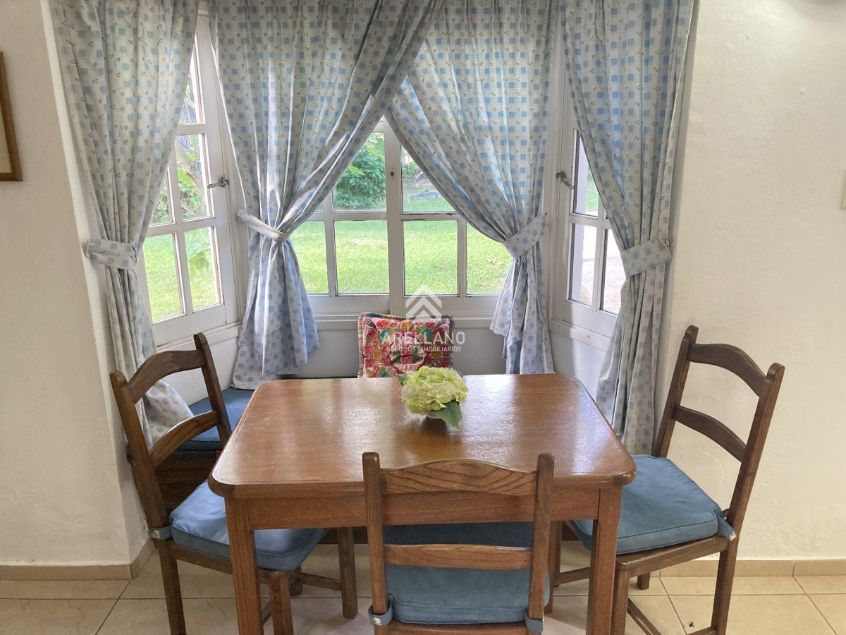 Casa ID.4231 - Venta casa 3 dormitorios  y dependencia de servicio 