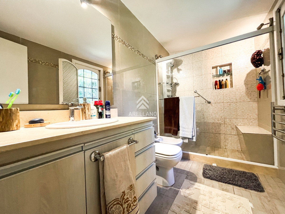 Casa ID.4121 - Casa en venta, Cantegril, Punta del Este 3 dormitorios