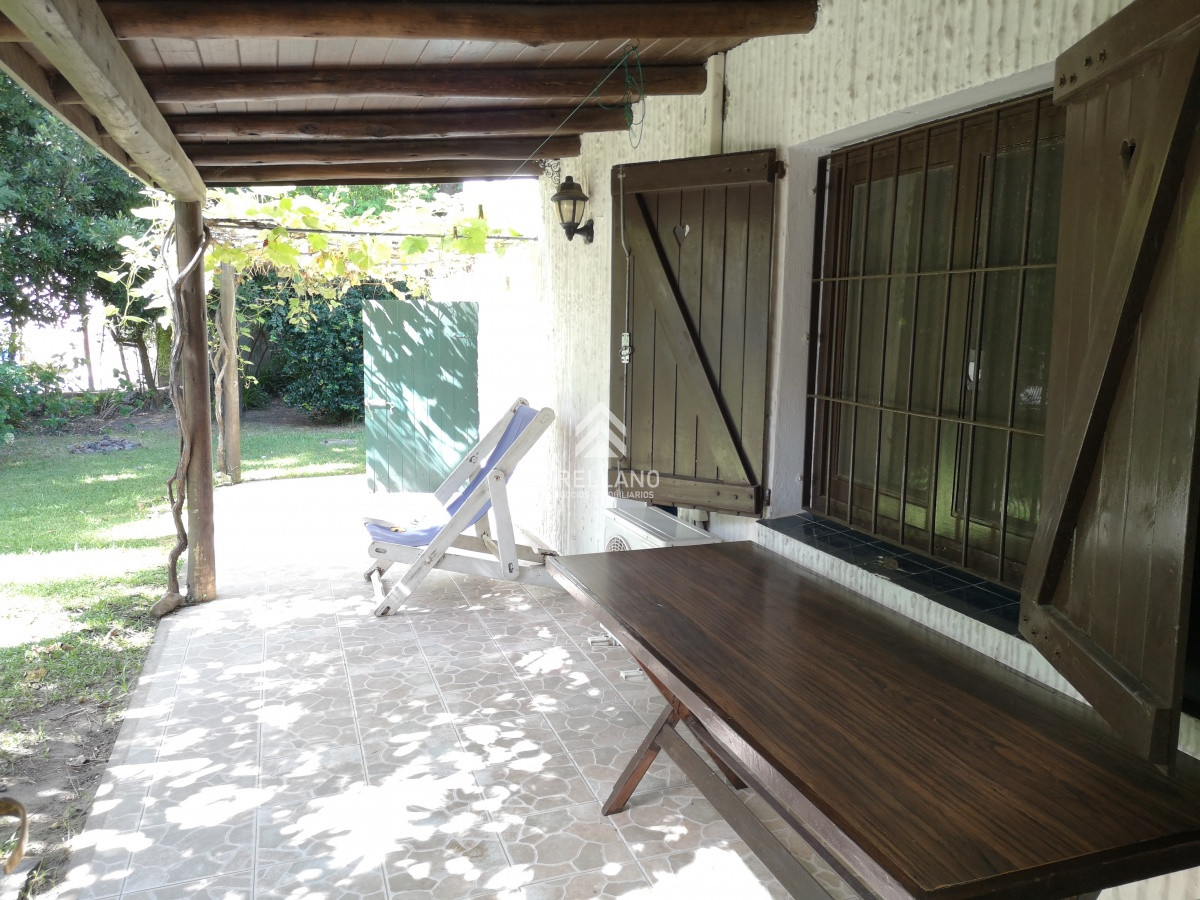 Casa ID.4231 - Venta casa 3 dormitorios  y dependencia de servicio 