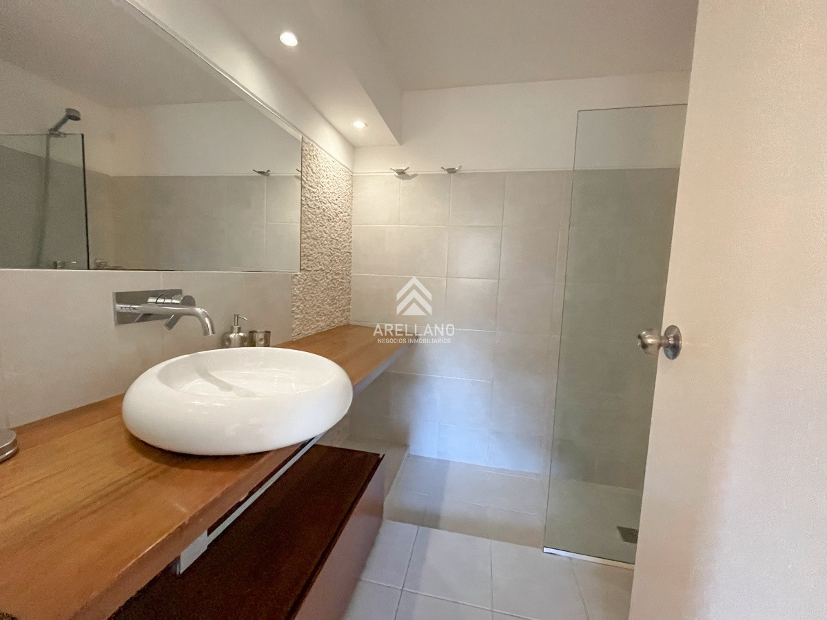 Casa ID.3652 - Casa en venta 3 dormitorios en Club del Lago