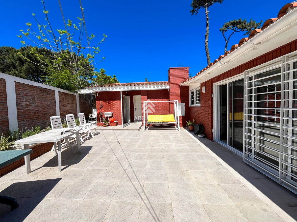 Casa ID.4121 - Casa en venta, Cantegril, Punta del Este 3 dormitorios