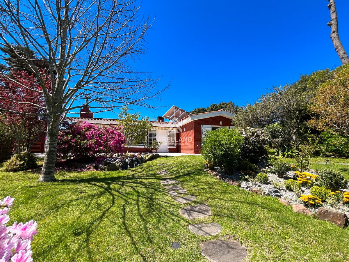 Casa ID.4121 - Casa en venta, Cantegril, Punta del Este 3 dormitorios