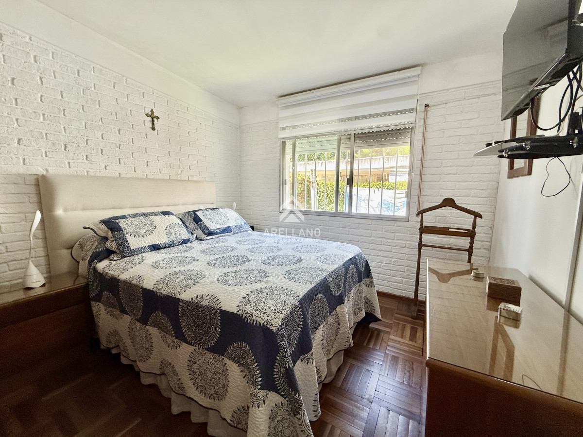 Casa ID.4352 - Casa en venta 3 DORMITORIOS Y DEPENDENCIA