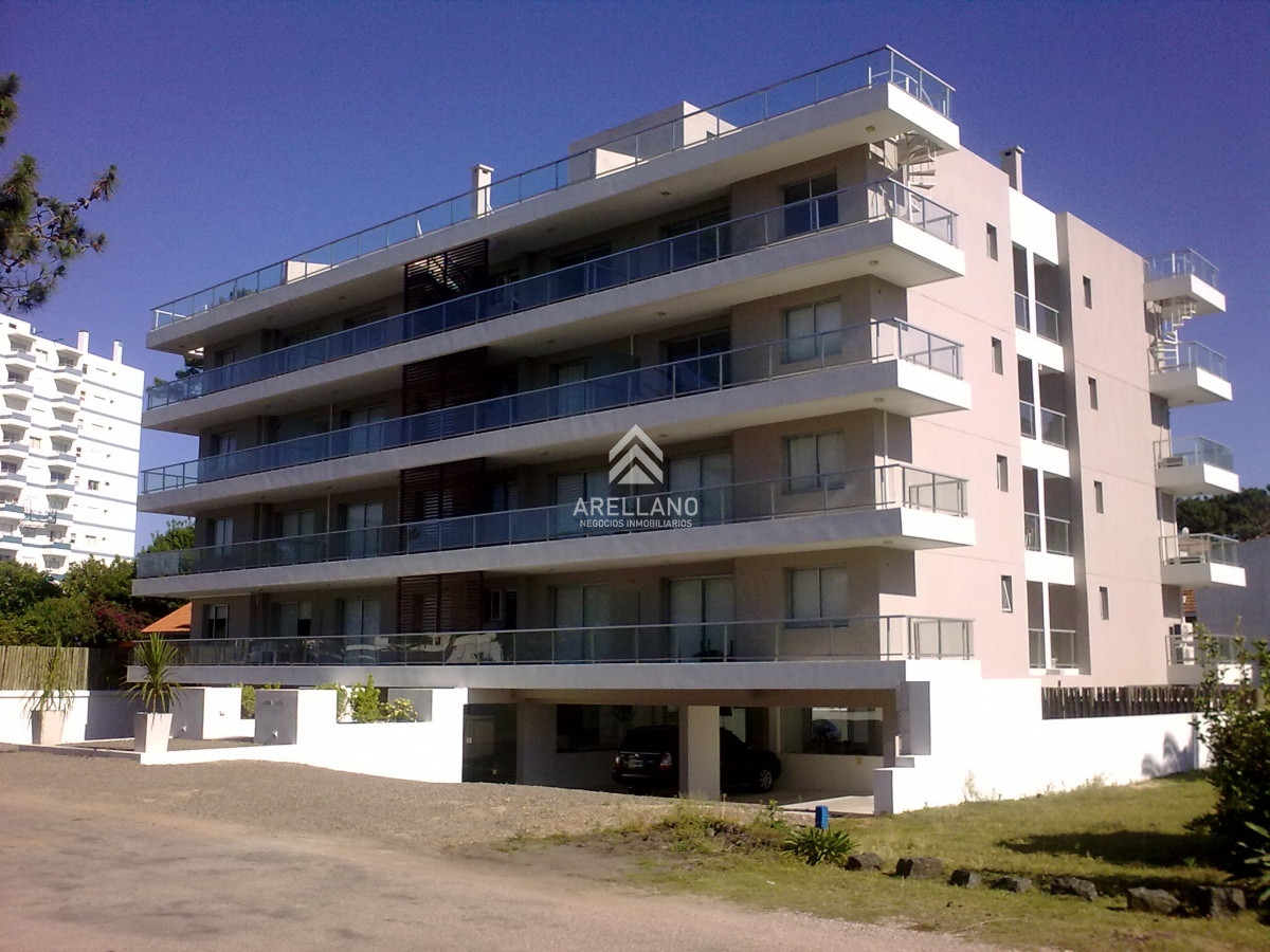 Apartamento ID.5763 - Excelente apartamento  en venta de 2 dormitorios punta del este