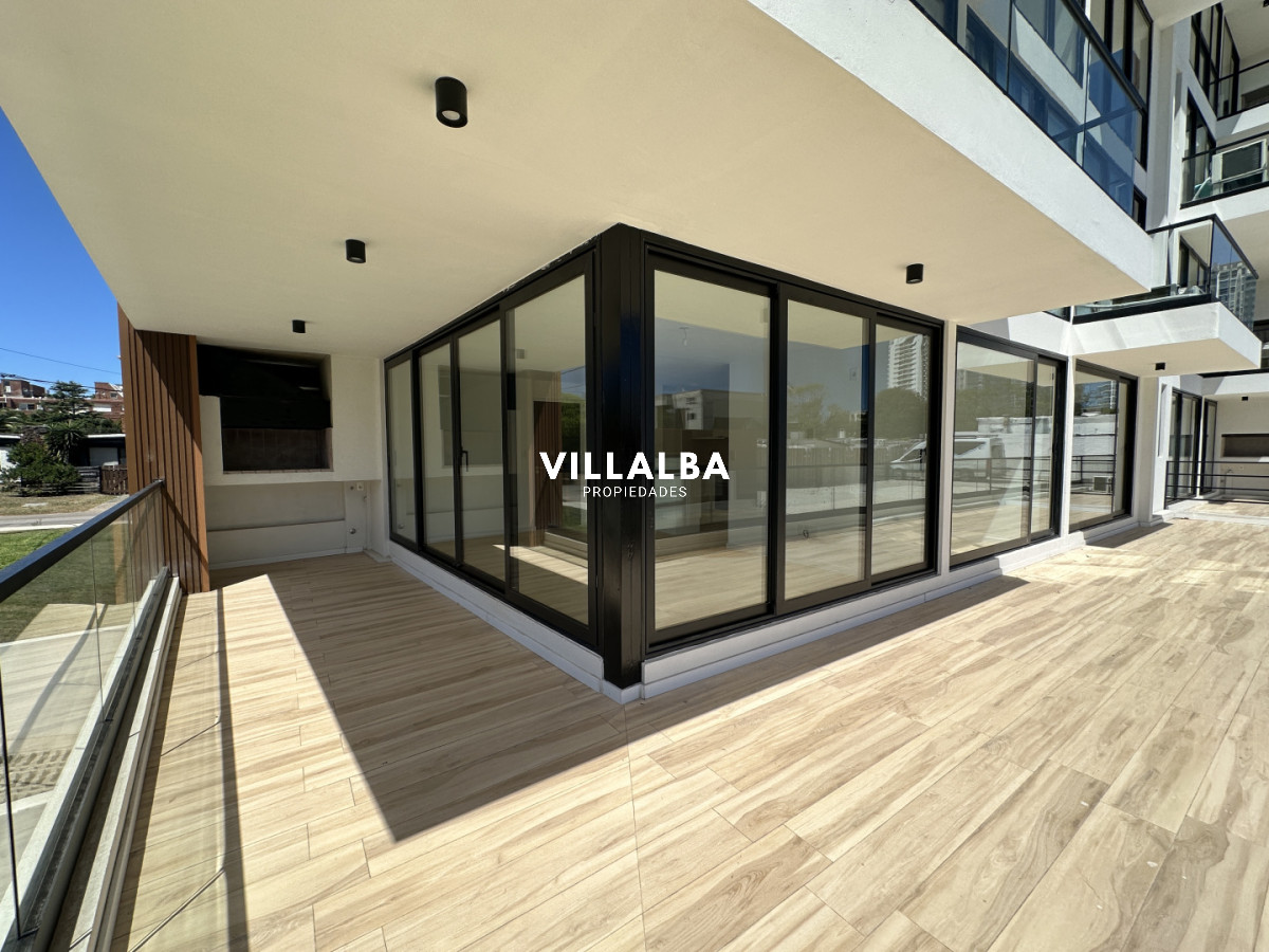 Apartamento ID.4217 - Apartamento en venta de 2 dormitorios, Aidy Grill, Punta del Este.