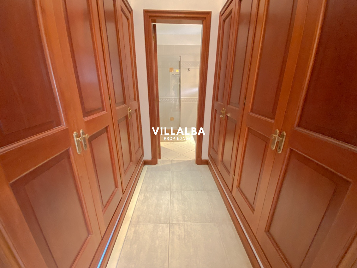 Apartamento ID.572 - Casa en venta Playa Mansa 7 dormitorios o mas