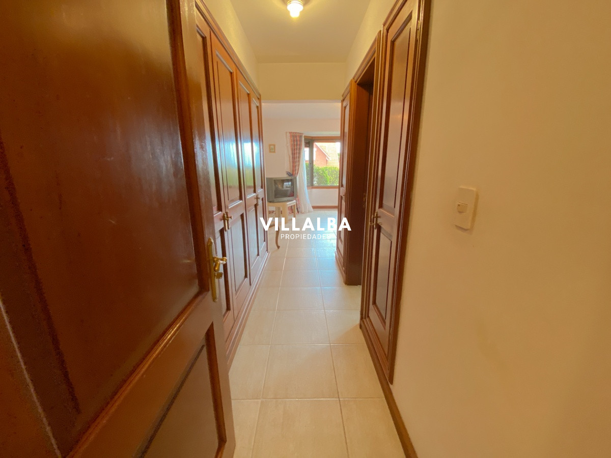 Apartamento ID.572 - Casa en venta Playa Mansa 7 dormitorios o mas