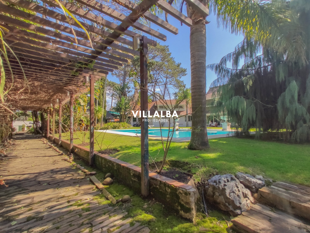 Apartamento ID.566 - Casa en venta el Playa Mansa, Punta del Este 