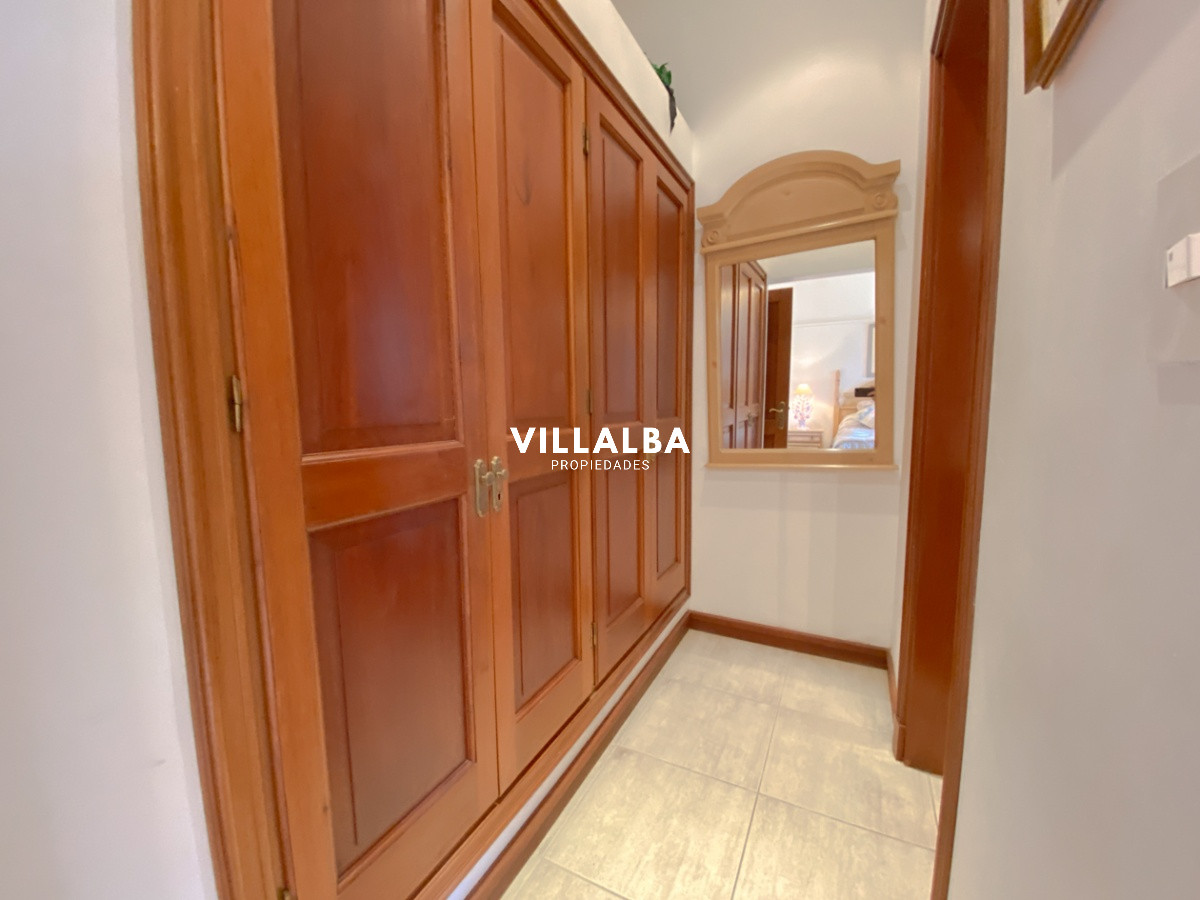 Apartamento ID.572 - Casa en venta Playa Mansa 7 dormitorios o mas