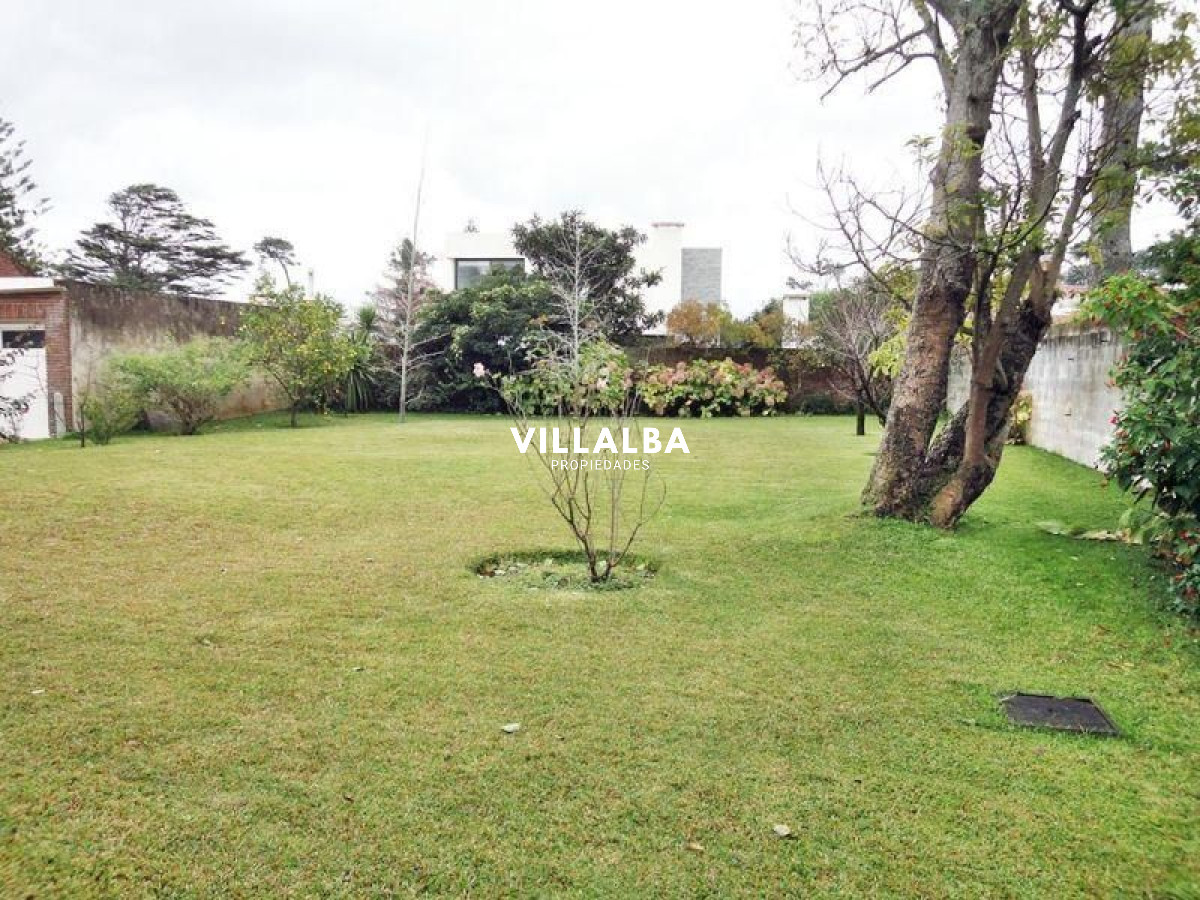 Casa ID.393 - Casa en venta Playa Mansa 3 dormitorios