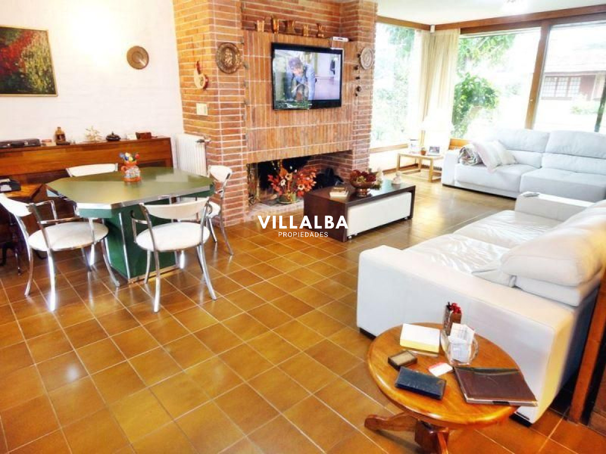 Casa ID.393 - Casa en venta Playa Mansa 3 dormitorios