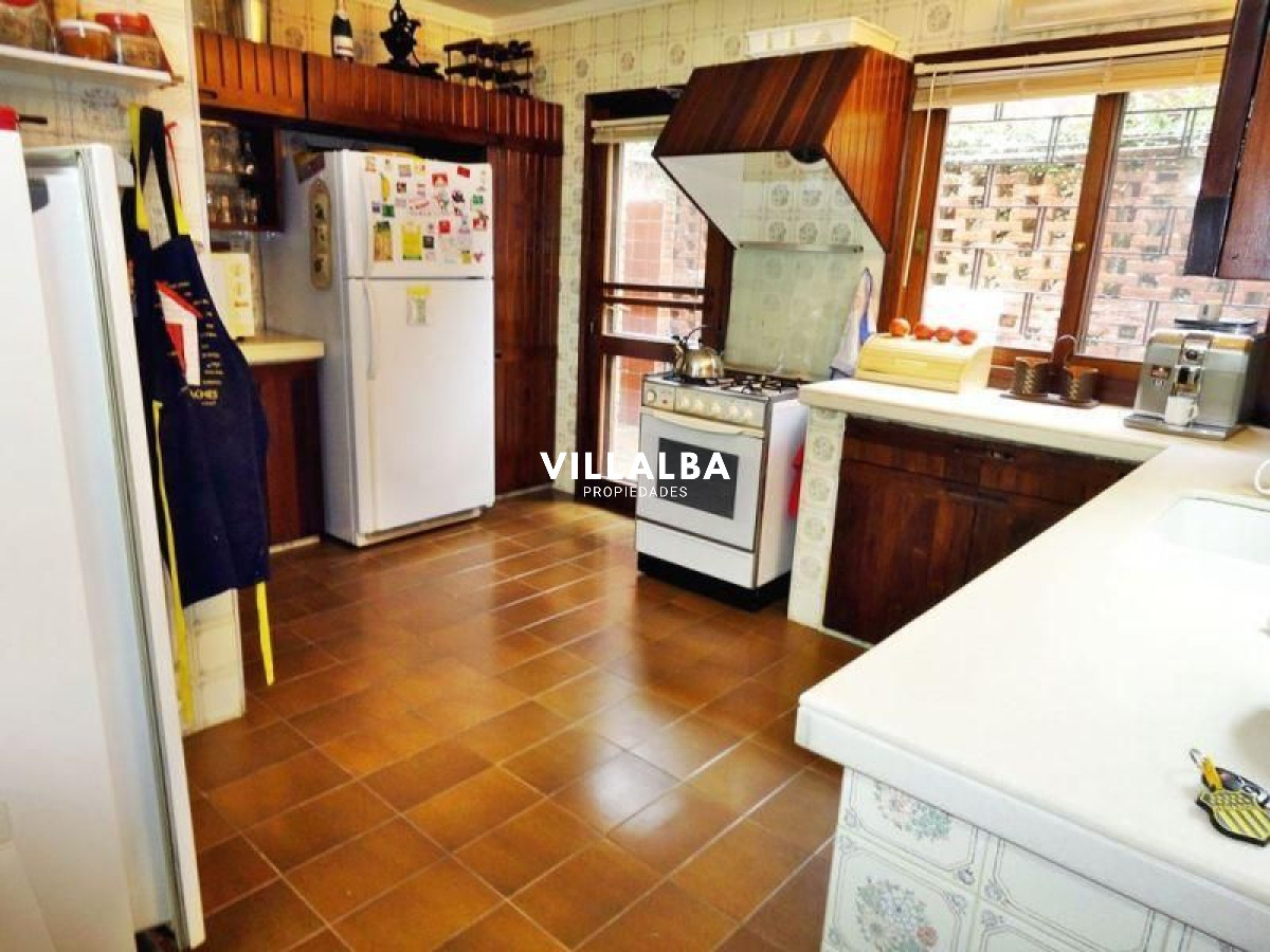 Casa ID.393 - Casa en venta Playa Mansa 3 dormitorios