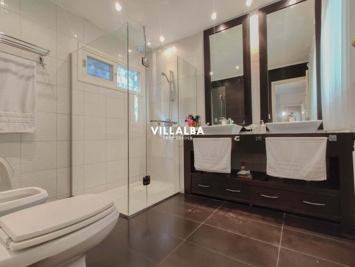 Apartamento ID.566 - Casa en venta el Playa Mansa, Punta del Este 