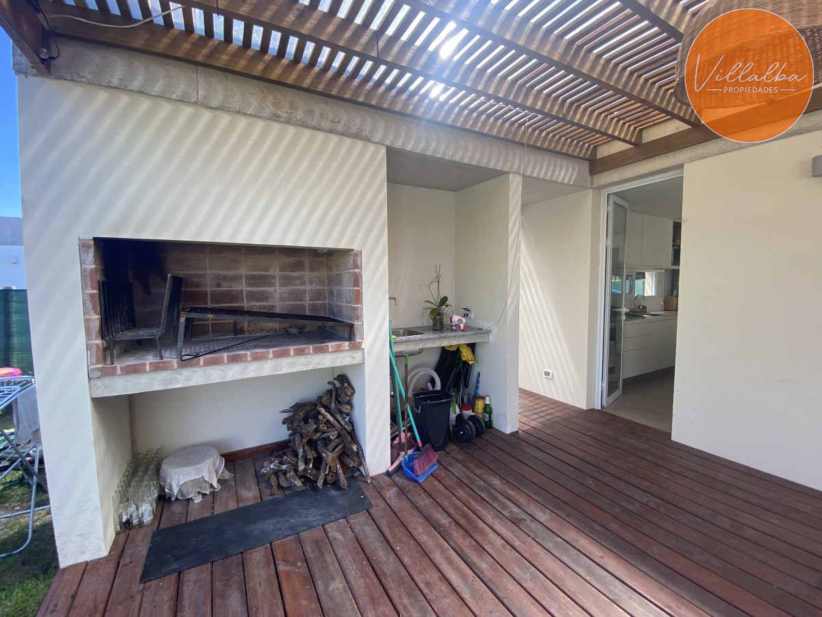Apartamento ID.1680 - Casa a estrenar  de 3 dormitorios y 3 Baños en Barrio Privado Punta del Este