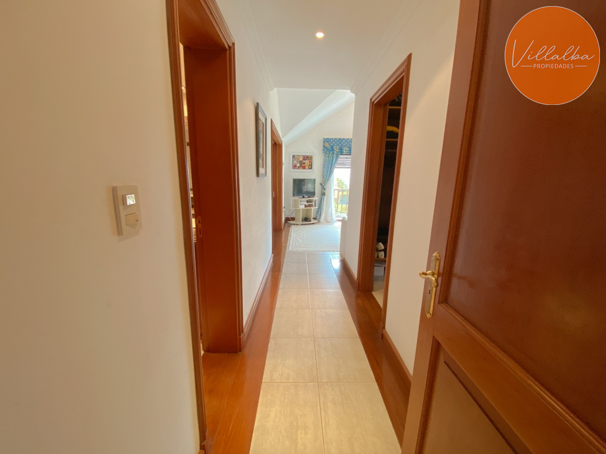 Apartamento ID.572 - Casa en venta Playa Mansa 7 dormitorios o mas