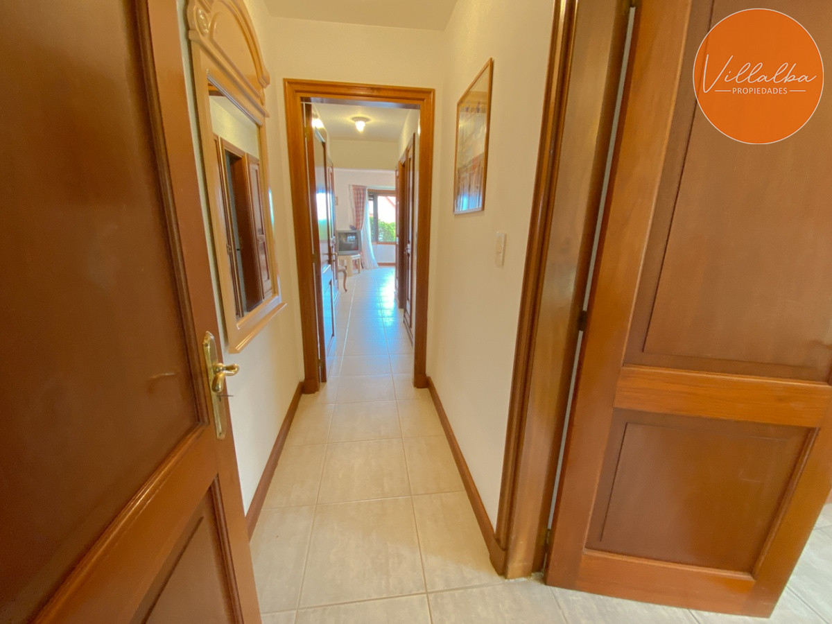 Apartamento ID.572 - Casa en venta Playa Mansa 7 dormitorios o mas